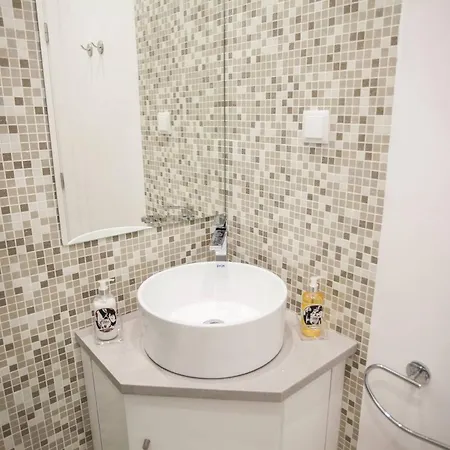 Santana Cosy Flat Лісабон