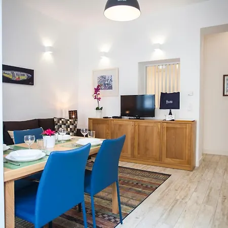 דירה Cosy Tiles House *